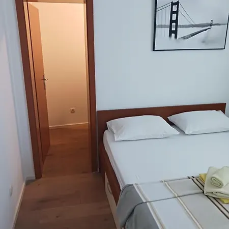 Apartmani Petra Primosten Exterior photo