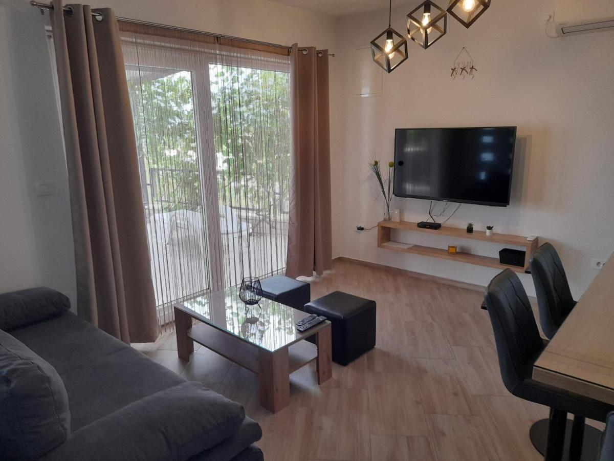 Petra Apartment Primosten