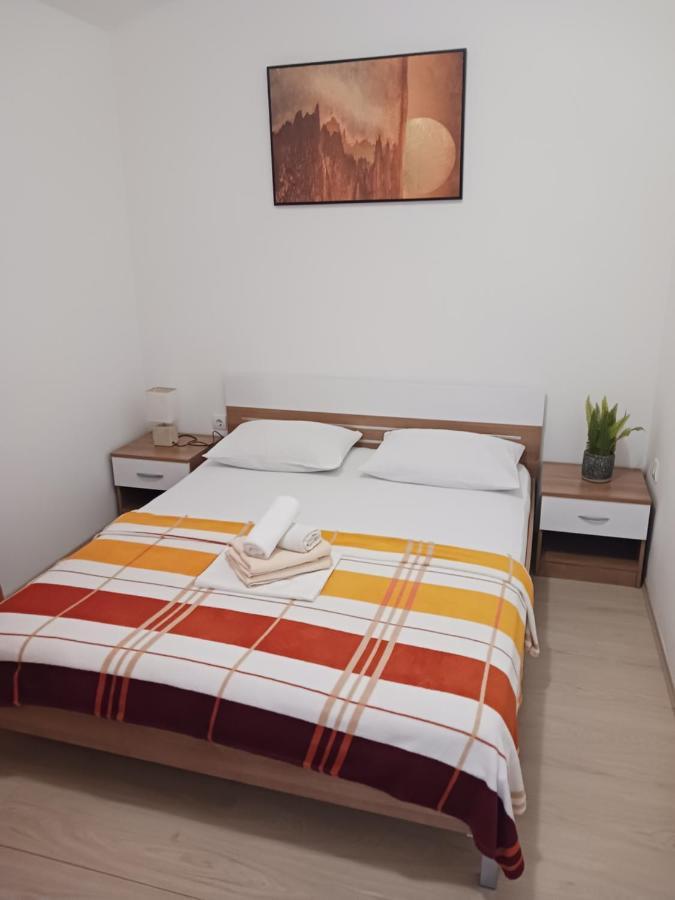 Apartment Petra Primosten